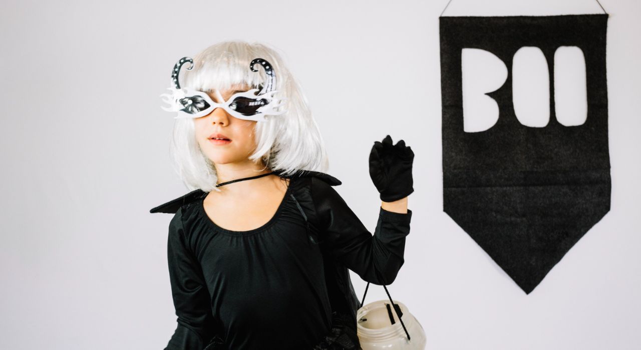 The Evolution of Anime Cosplay Clothing: From Conventions to Mainstream Fashion