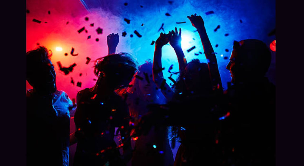 Rave Fan Styling Tips to Match Any Festival Outfit